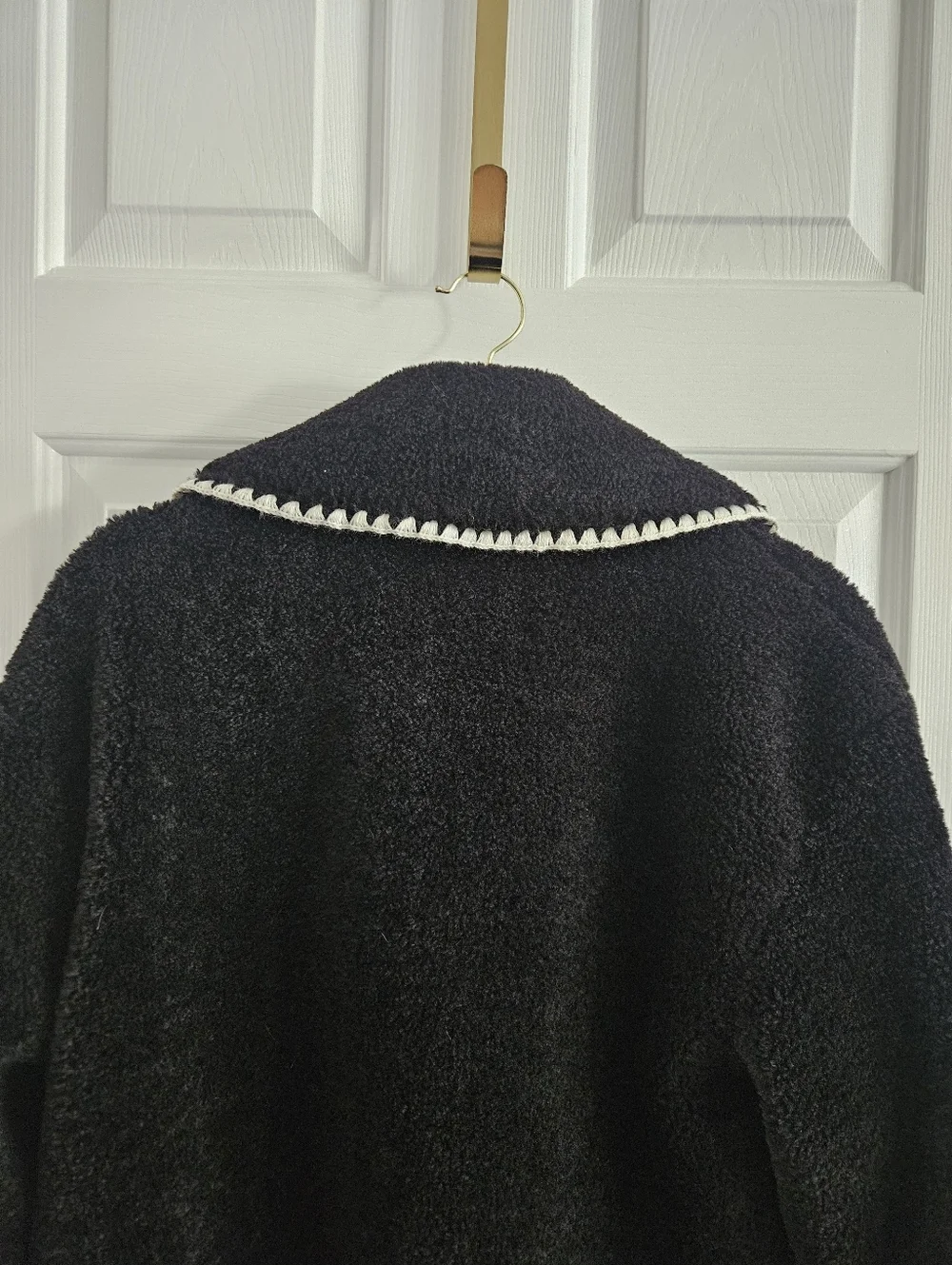 NWT Antonio Melani Contrast Stitching Shearling Teddy Jacket- Black
